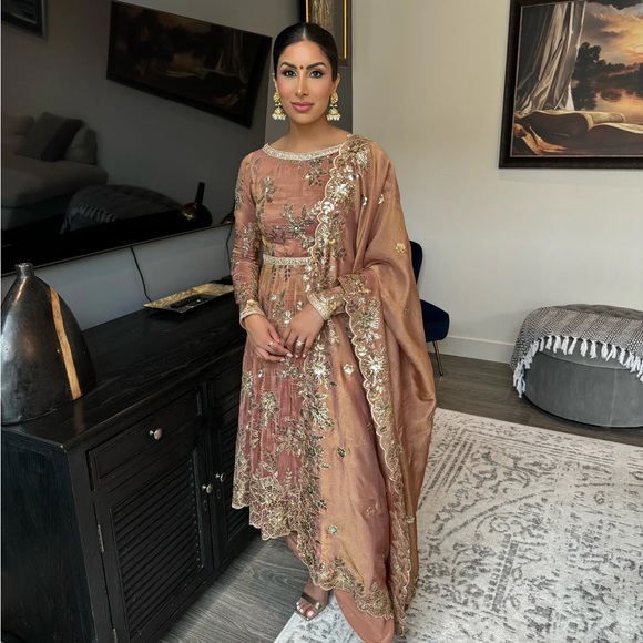 Punjabi Suit - Raji Khaira Official - Picture 3 of 3